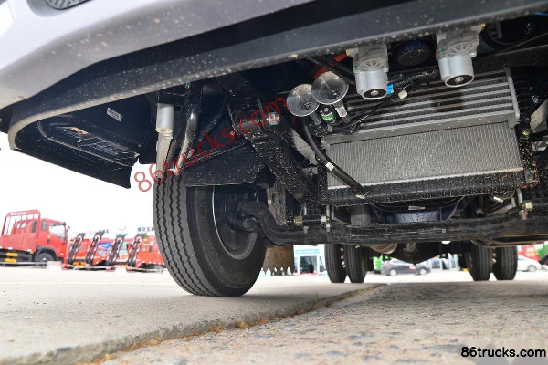 Sinotruk HOWO Tongshuai 150 ch 4X2(6 roues) fourgon léger cabine simple 4,15 m (China VI) (cabine moyenne) Châssis (2) | 86Trucks
