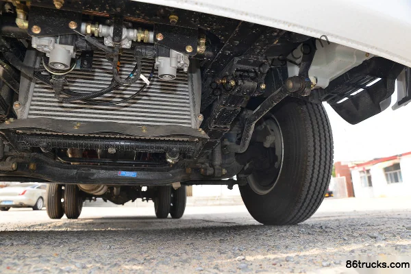 Dongfeng Duolika D6-N Ruineng 136 ch 4X2(6 roues) 4,17 m camion fourgon simple cabine (China VI) Châssis (3) | 86Trucks