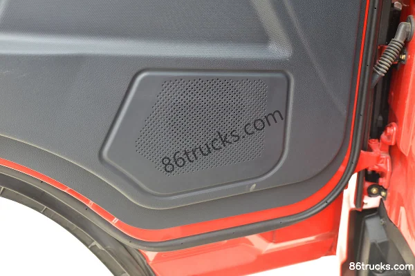 FAW Jiefang Hu VN 132 hp 4X2(6 wheels) 4.16m Single Row Flatbed Light Truck (China VI) Cab (3) | 86Trucks