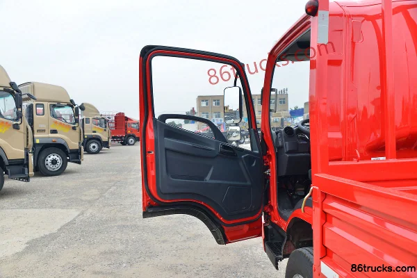 FAW Jiefang Hu VN 132 hp 4X2(6 wheels) 4.16m Single Row Flatbed Light Truck (6-speed) Cab (1) | 86Trucks