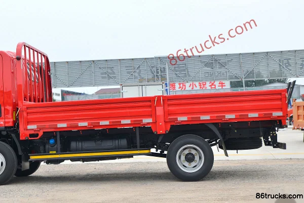 FAW Jiefang Hu VN 132 hp 4X2(6 wheels) 4.16m Single Row Flatbed Light Truck (6-speed) Body (2) | 86Trucks