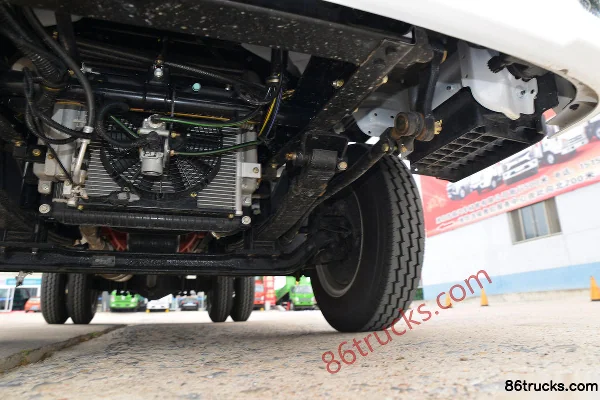 FAW Jiefang Hu VR 132 ch 4X2(6 roues) 3,7 m cabine simple plateau léger (China VI) Châssis (3) | 86Trucks