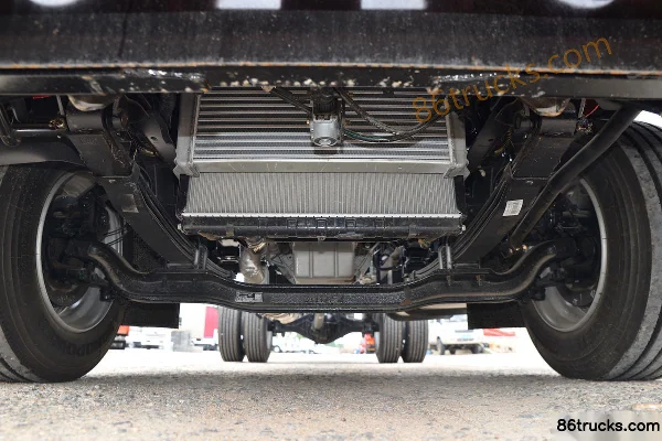 FAW Jiefang Tiger VH 170hp 4X2(6 wheels) 5.2m Single Row Flatbed Cargo Truck Chassis (1) | 86Trucks