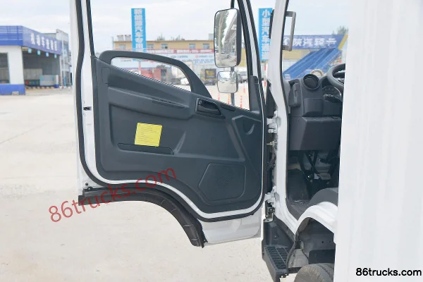 FAW Jiefang Hu VN 132 hp 4X2(6 wheels) 4.16m Single Row Van Light Truck Cab (2) | 86Trucks