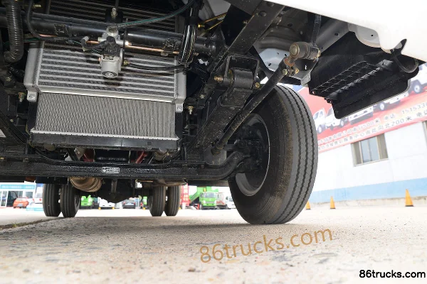FAW Jiefang Hu VN 132 hp 4X2(6 wheels) 4.16m Single Row Van Light Truck Chassis (3) | 86Trucks