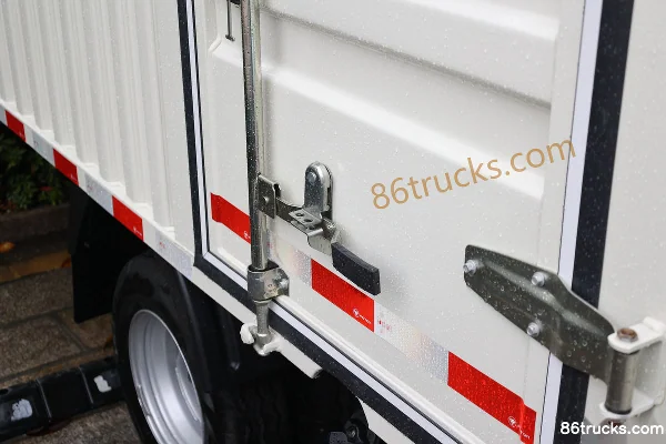 Foton Xiangling M2 Version luxe 1,6 L 122 ch 4X2(6 roues) essence 3,3 m fourgon à cabine simple (China VI) Carrosserie (3) | 86Trucks