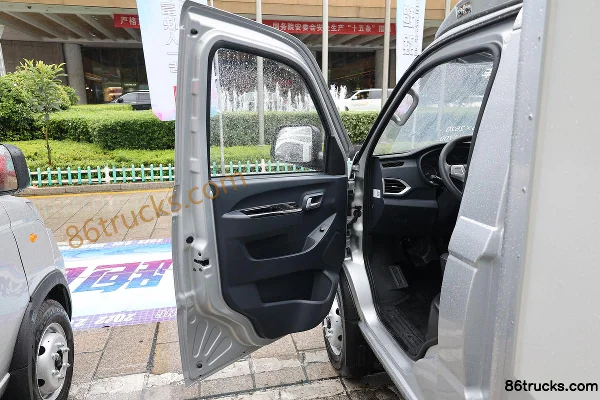 Foton Xiangling V3 2.0L 144 ch 4X2(6 roues) camion fourgon à cabine simple 3,7 m (China VI) (1) | 86Trucks