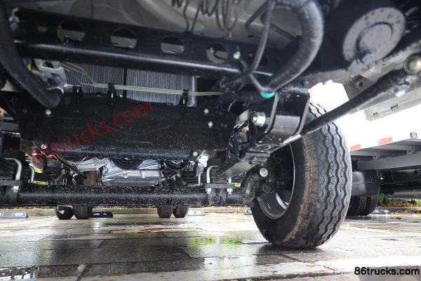 Foton Xiangling M2 Comfort 2.0L 144hp 4X2(6 wheels) Gasoline 2.7m Double Row Flatbed Mini Truck (China VI) Chassis (3) | 86Trucks