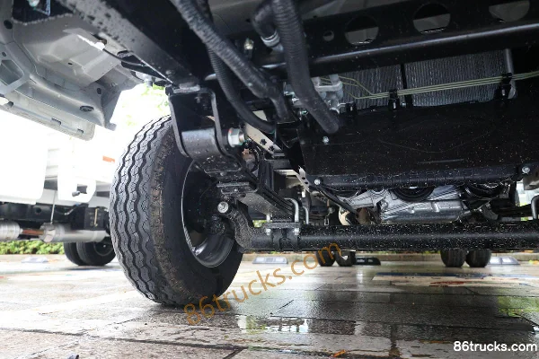 Foton Xiangling M2 Comfort 2.0L 144hp 4X2(6 wheels) Gasoline 2.7m Double Row Flatbed Mini Truck (China VI) Chassis (2) | 86Trucks