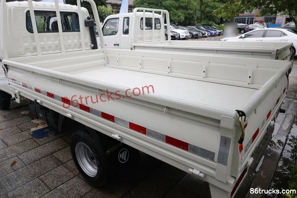Foton Xiangling M2 Comfort 2.0L 144hp 4X2(6 wheels) Gasoline 2.7m Double Row Flatbed Mini Truck (China VI) Body (2) | 86Trucks
