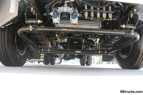 Jiangxi Isuzu Yifang EC5 116hp 4X2(6 wheels) 4.02m Refrigerated Truck Chassis (1) | 86Trucks