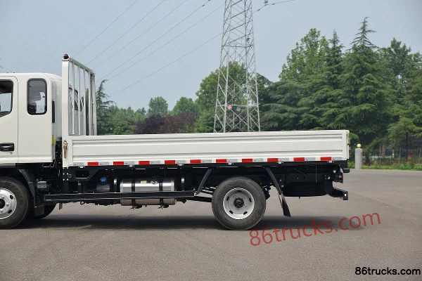 JAC Shuailing S6 130 hp 4X2(6 wheels) 3.85m Single Row Flatbed Light Truck (China VI) Body (2) | 86Trucks