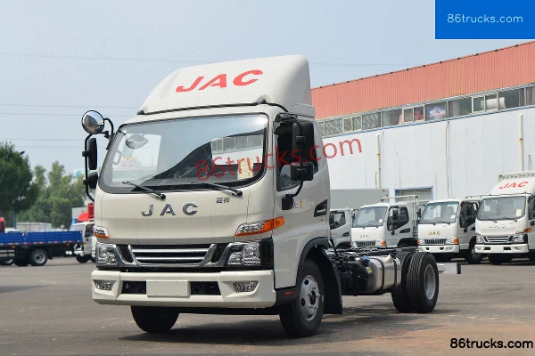 JAC Junling V6 130 hp 4X2(6 wheels) 4.18m Single Row Grille Van Light Truck Exterior (3) | 86Trucks
