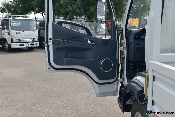 JAC Junling V6 129 hp 4X2(6 wheels) 4.18m Single Row Flatbed Light Truck Cab (2) | 86Trucks