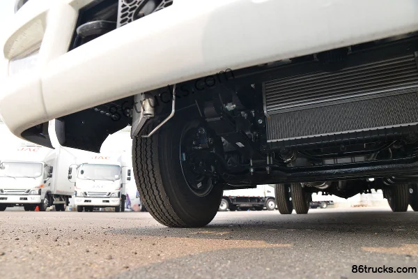 JAC Junling A8 160 ch 4X2(6 roues) 4,18 m camion plateau monoplace (rapport de pont 4,33) Châssis (2) | 86Trucks