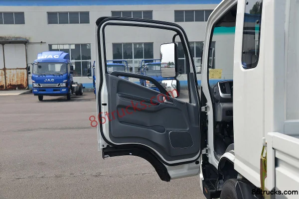 JAC Shuailing S7 160 hp 4X2(6 wheels) 3.85m semi-crew flatbed light truck (China VI) Cab (1) | 86Trucks