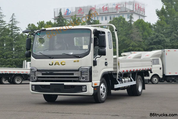 JAC Shuailing S7 160 hp 4X2(6 wheels) 3.85m semi-crew flatbed light truck (China VI) Exterior (3) | 86Trucks