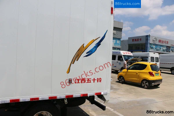 Jiangxi Isuzu Yifang ES7 Standard 170hp 4X2(6 wheels) 3.68m Semi-row Van Light Truck (China VI) Body (3) | 86Trucks