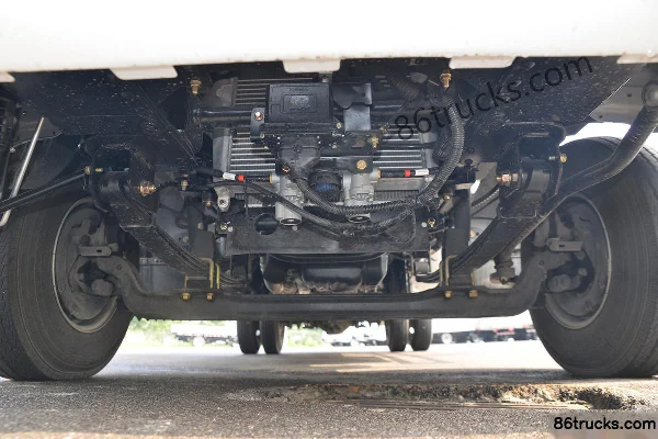 Qingling Isuzu KV100 132hp 4X2(6 wheels) 3.84m one-and-a-half-row flatbed cargo truck Chassis (1) | 86Trucks