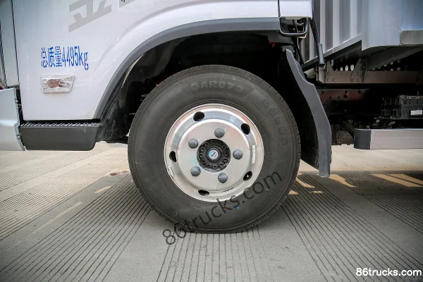 Foton Golden Aoling 158 hp 4X2(6 wheels) 4.14m Single Row Van Light Truck (China VI) Chassis (3) | 86Trucks