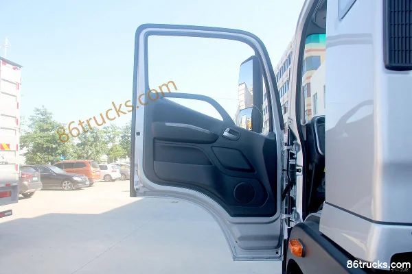 Foton Auhang AR Series 200 hp 4X2(6 wheels) 6.8m Flatbed Cargo Truck (Flat Roof) Cab (1) | 86Trucks