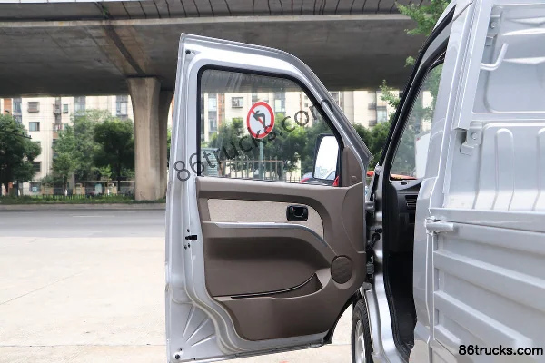 Wuling électrique 2,5T 3,015 m cabine simple camion plateau à ridelles tout électrique 41,86 kWh 4X2(6 roues) Intérieur (1) | 86Trucks