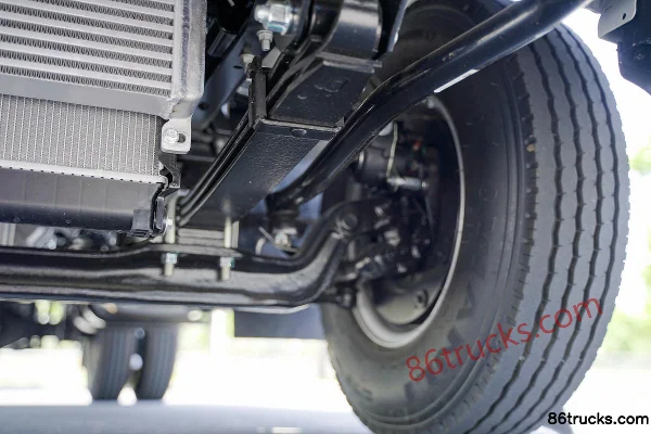 JAC Junling S6 130hp 4X2(6 wheels) 4.18m single-row flatbed light truck (China VI) Chassis (3) | 86Trucks