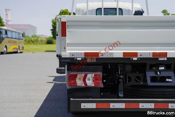 JAC Junling S6 130hp 4X2(6 wheels) 4.18m single-row flatbed light truck (China VI) Body (3) | 86Trucks
