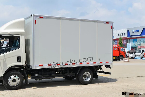 Foton Times Linghang H2 132hp 4X2(6 wheels) 4.15m Single Row Box Light Truck (China VI) Body (2) | 86Trucks