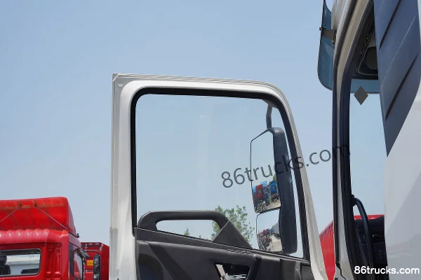 Dongfeng Commercial Vehicle Tianjin KR Comfort Edition 220 hp 4X2(6 wheels) 6.8m Van Cargo Truck (High Roof Triple Sleeper) Cab (1) | 86Truc