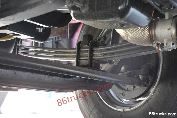 Dongfeng Changxing D3 260 hp 6X2(8 wheels) 6.8m Wing Van Truck (High Top) Chassis (3) | 86Trucks
