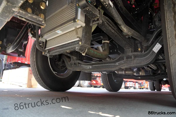 Dongfeng Changxing D3 260 hp 6X2(8 wheels) 6.8m Wing Van Truck (High Top) Chassis (2) | 86Trucks
