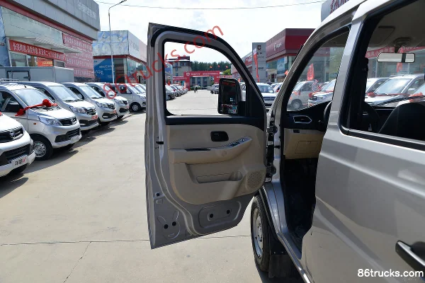 Changan Kuayue Xinbao T5 Comfort Edition 1.6L Gasoline 122hp 4X2(6 wheels) 2.71m Double Row Flatbed Mini Truck (Single Rear Wheel)(China VI)