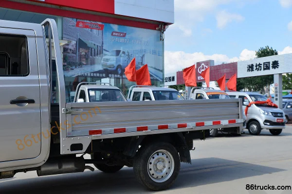 Changan Kuayue Xinbao T5 Comfort Edition 1.6L Gasoline 122hp 4X2(6 wheels) 2.71m Double Row Flatbed Mini Truck (Single Rear Wheel)(China VI)
