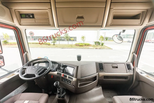 Dongfeng Liuqi Chenglong H5 Heavy Truck 6X4(10 wheels) Battery Swap Tractor Truck 350kWh Cab (2) | 86Trucks