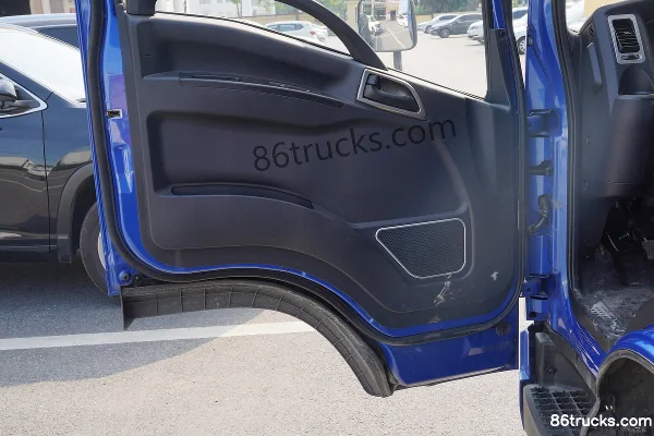 JAC Weiling K5 137 hp 4X2(6 wheels) 4.15m Single Row Van Light Truck (WLY 5-speed) Cab (2) | 86Trucks
