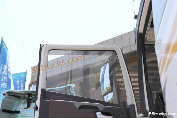 FAW Jiefang Qingdao Yingtu First Class 560 hp 6X4(10 wheels) AMT automatic tractor truck (China VI) Cab (3) | 86Trucks