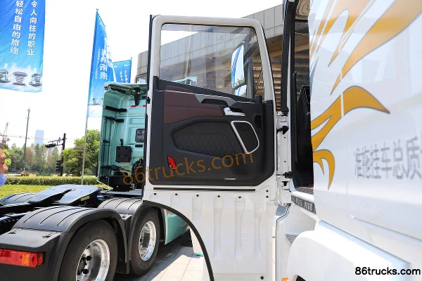FAW Jiefang Qingdao Yingtu First Class 560 hp 6X4(10 wheels) AMT automatic tractor truck (China VI) Cab (2) | 86Trucks