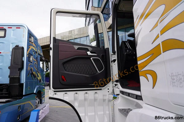 FAW Jiefang Qingdao Yingtu First Class 560 hp 6X4(10 wheels) AMT automatic tractor truck (China VI) Cab (1) | 86Trucks