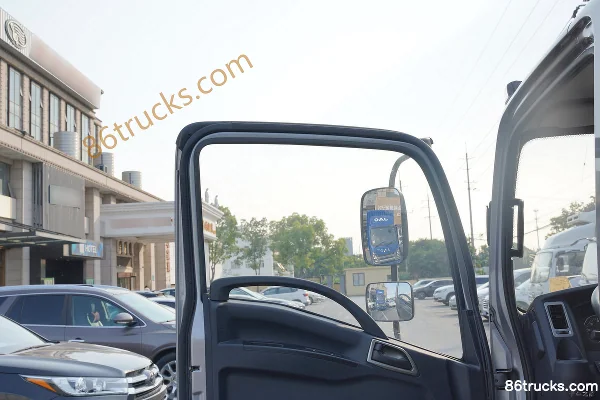 JAC Weilink K5 130 hp 4X2(6 wheels) 3.85m semi-sleeper flatbed light truck (China VI) Cab (1) | 86Trucks