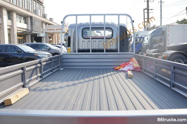 JAC Weilink K5 130 hp 4X2(6 wheels) 3.85m semi-sleeper flatbed light truck (China VI) Body (2) | 86Trucks