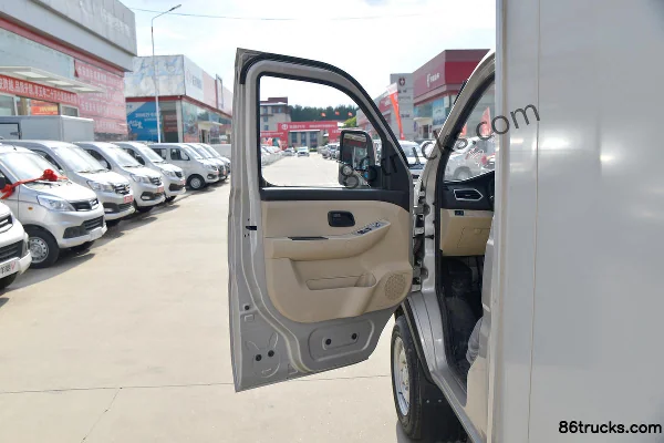 Changan Kuayue Xinbao T5 Comfort Edition 1.6L CNG 105hp 4X2(6 wheels) 3.185m Single Row Van Mini Truck (China VI) Cab (1) | 86Trucks