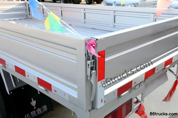 Jinbei T50S 1,6 L 116 ch 4X2(6 roues) Essence Camion plateau à ridelles simple cabine 3,6 m (China VI) Carrosserie (2) | 86Trucks