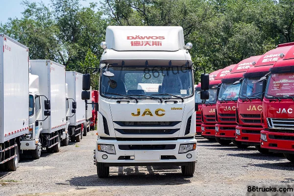 JAC Dewos Q9 195 ch 4X2(6 roues) 7,8 m camion porteur à benne à ouverture latérale (China VI) Extérieur (2) | 86Trucks