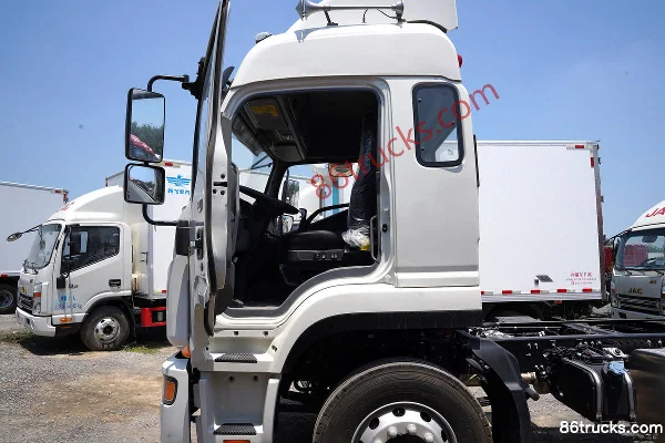 JAC Dewos Q9 195 ch 4X2(6 roues) 7,8 m camion porteur à benne à ouverture latérale (China VI) Cabine (3) | 86Trucks