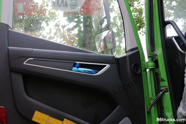 SAIC Hongyan Jiehu H6 Composite Edition 400hp 8X4(12 wheels) 7.2m Dump Truck (China VI) Cab (2) | 86Trucks