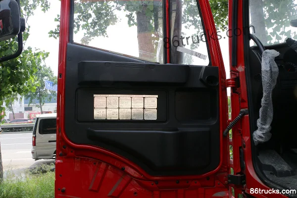 SAIC Hongyan Genlyon C6 Heavy Truck PRO 460 hp 6X4(10 wheels) Tractor Truck (China VI) Cab (3) | 86Trucks