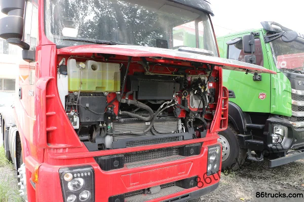 SAIC Hongyan Genlyon C6 Heavy Truck PRO 460 hp 6X4(10 wheels) Tractor Truck (China VI) Chassis (1) | 86Trucks