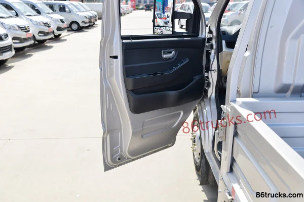 Changan Kuayue Wang X5 standard version 1.6L 122 hp 4X2(6 wheels) 3.6m single-row flatbed micro truck (China VI) Cab (2) | 86Trucks