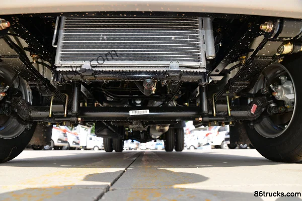 Changan Kuayue Wang X5 PLUS Comfort Version 88hp 4X2(6 wheels) 3.05m double-row flatbed truck Chassis (1) | 86Trucks